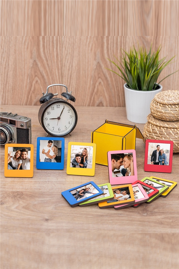 Kişiye Özel Kutulu Ahşap 12'li Mini Polaroid Çerçeve
